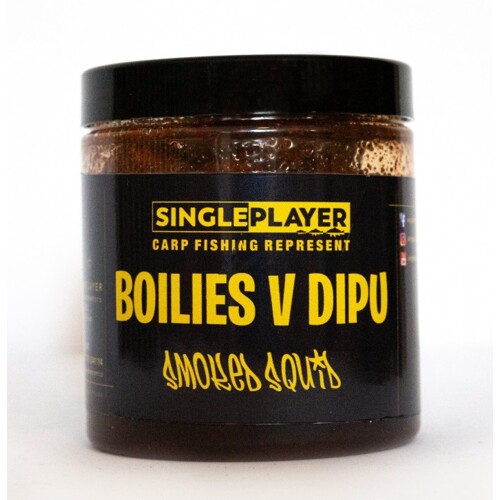 SINGLEPLAYER Boilies v dipu Smoked Squid